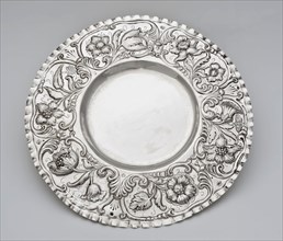 Silver dish, Dish dish holder silver, driven inserted engraved Round bowl with smooth flat and wide flat driven edge fine