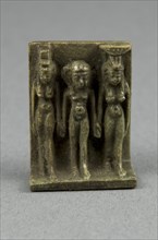Amulet of the Goddesses Isis and Nephthys with Horus Standing Between, Third Intermediate Period,