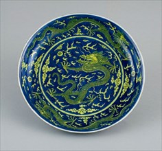 Dish with Dragons amid Clouds, Chasing Flaming Pearls, Qing dynasty (1644–1911), Qianlong reign