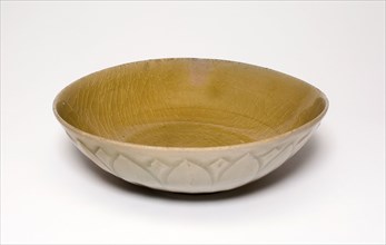 Bowl with Lotus Design, Goryeo dynasty (918–1392), Korea, Korea, Celadon-glazed stoneware with