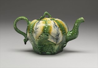 Teapot, 1760/75, England, Staffordshire, Staffordshire, Lead-glazed earthenware (creamware), 17.2 ×