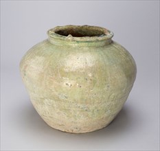 Jar, Eastern Han dynasty (A.D. 25–220), China, Earthenware with lead green glaze, H. 16.1 cm (6