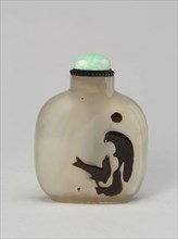 Snuff Bottle with Two Hawks on Rockwork, Qing dynasty (1644–1911), 1800–1900, China, Shadow agate