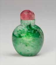 Spade-Shaped Snuff Bottle, Qing dynasty (1644–1911), 1800–1900, China, Emerald and apple green
