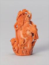 Tree-Shaped Snuff Bottle with a Hawk and Bear, Qing dynasty (1644–1911), 1850–1900, China, Coral