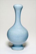 Bulbous-Shaped Vase and Dragon Design, Qing dynasty (1644–1911), Qianlong reign mark and period