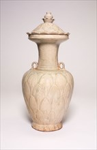 Covered Vase with Lotus Petals Decoration, Northern Song dynasty (960–1127), late 10th/early 11th