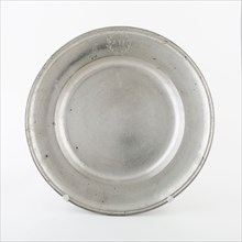 Charger, 1700/50, Sebald Ruprecht, German, active 1700-1750, Germany, Pewter, 6 x 40.2 cm (2 3/8 x