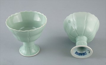 Lotus Stemcup, Qing dynasty (1644–1911), Qianlong reign mark and period (1736–1795), China, Glazed