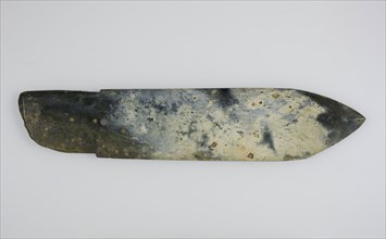 Dagger-Blade (Ge), Shang dynasty ( c. 1600–1046 B.C.), middle/late Shang, China, Jade, 19.7 × 4.1 ×