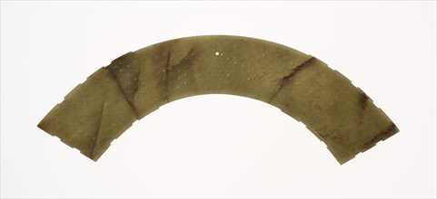 Arc-shaped pendant (huang), Eastern Zhou dynasty period, c. 4th century B.C., China, Jade, 26.9 × 4