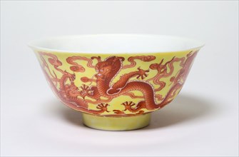 One of a Pair of Yellow and Iron-Red ‘Dragon’ Bowls, Qing dynasty (1644–1912), Qianlong period