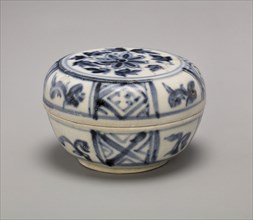 Miniature Covered Box with Chrysanthemum Spray, 15th century, Vietnam, Vietnam, Glazed stoneware