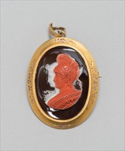 Cameo Pendant Brooch, c. 1860/75, Italy, Hardstone and gold, 4.5 x 3.7 x 2 cm (1 3/4 x 1 7/16 x 3/4