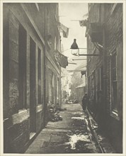 Close No. 80 High Street, 1868, Thomas Annan, Scottish, 1829–1887, Scotland, Photogravure, plate 11