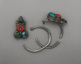 Earring, 18th century, Tibet, Tibet, Turquoise and coral set in silver, 8.5 x 6 x 3.5 cm, 8 x 6 x 3