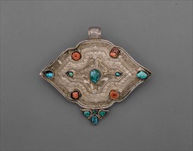 Silver Clasp, 18th century, Tibet, Tibet, Silver, coral, turquoise, 11 x 9.8 x 1.7 cm ( 4 5/16 x 3