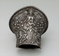 Cuff of a Gauntlet, c. 1550/60, Italian or Flemish, Italy, Steel, brass, and textile, 16.5 x 15.2 x