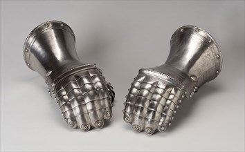 Pair of Mitten Gauntlets, probably 19th century, European, Europe, Steel and leather, L. 27.3 cm