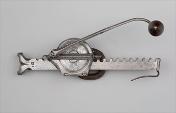 Cranequin (Winder) for a Crossbow, 1600, German, Germany, Steel and wood, Wt. 5 lb. 8 oz.