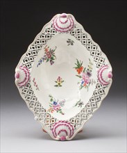 Dish, c. 1770, Worcester Porcelain Factory, Worcester, England, founded 1751, Worcester, Soft-paste