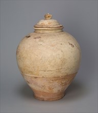 Covered Jar, Tang dynasty (618–906), early 8th century, China, Slip-coated earthenware, H. 35.4 cm