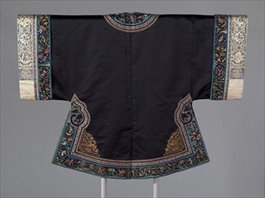 Woman’s Surcoat, Qing dynasty (1644–1911), 1860/90, Han-Chinese, China, Body: silk, warp-float