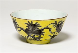 Cup with Peaches, Qing dynasty (1644–1911), Guangxu period (1875–1908), c. 1894, China, Porcelain