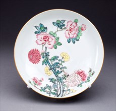 Dish, c. 1725, Qing Dynasty (1644–1911), Yongzhen period (1723–1735), China, Hard-paste porcelain