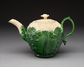Teapot, 1765/80, Staffordshire, England, Staffordshire, Lead-glazed earthenware (creamware), 14 x