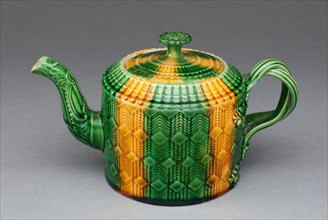 Teapot, 1760/75, Staffordshire, England, Staffordshire, Lead-glazed earthenware (creamware), 10 x