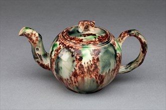 Teapot, 1760/70, Staffordshire, England, Staffordshire, Lead-glazed earthenware (creamware), 7.6 x