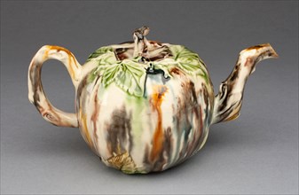 Teapot, 1760/70, Staffordshire, England, Staffordshire, Lead-glazed earthenware (creamware), 10.8 x