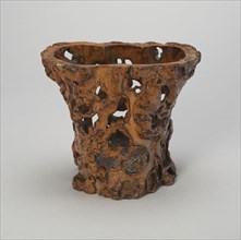 Brushpot (bitong), Qing dynasty (1644–1911), 18th century, China, Rootwood, 13.8 × 16.5 × 10.2 cm
