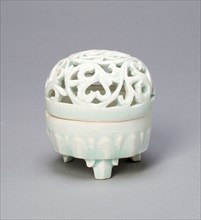 Covered Tripod Incense Burner (Censer) with Foliate Scrolls and Leafy Tendrils, Northern Song