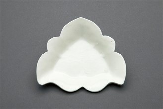 Tri-Lobed Dish with Butterfly, Liao dynasty (907–1125), 12th century, China, Ding ware, glazed