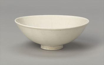 Bowl with Flowering Branches and Insects, Liao (907–1125) or Jin dynasty (1115–1234), c. 10th/12th