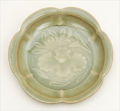 Dish with Petal-Lobed Rim, Lotus, and Waterweeds, Northern Song dynasty (960–1127), 11th/12th