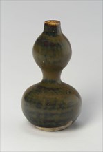 Small Double-Gourd Bottle, Yuan dynasty (1271–1368), China, Stoneware with iron brown-black glaze,