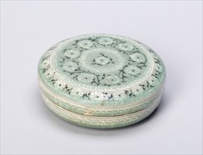 Covered Cosmetic Box with Chrysanthemum Flower Heads, Goryeo dynasty (918–1392), 13th century,