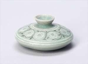 Oil bottle with Chrysanthemums, Goryeo dynasty (918–1392), 13th century, Korean, South Asia,