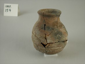 Egyptian, Squat Rounded Pot, between 3300 and 3100 BCE, Terracotta, Overall: 4 1/2 × 4 3/8 × 4 3/8