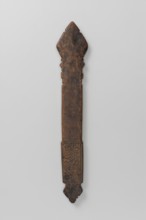 Hand cross, Diamond-shaped arms, wide grip almost same width as the arms, merging into a poorly