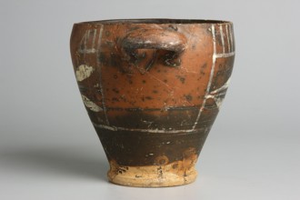 Black-finished skyphos with painted decoration on the finis, white decoration: A = B - laurel