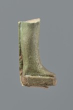 Shabti legs, Mummy-shaped funerary figurine fragment: legs preserved from knees down. Feet rest on