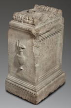 Funerary altar of Lucius Terentius Tarpius and Mucia Polla with Latin inscription, unknown Roman