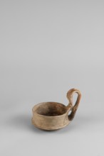 Miniature kyatos, A miniature kyatos with a flat bottom and a bowl whose walls widen diagonally