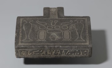 Nesichnum's sacrificial table; sacrificial formulas, vases, breads, cartouches, Nesichnum ca.