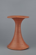 Bowl base, Base for a vessel with an almost equal diameter of both rims; both rims are irregular
