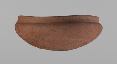 Medum-type bowl, Ceramics; Egyptian pottery; clay vessel. Bowl with a hemispherical shape: walls